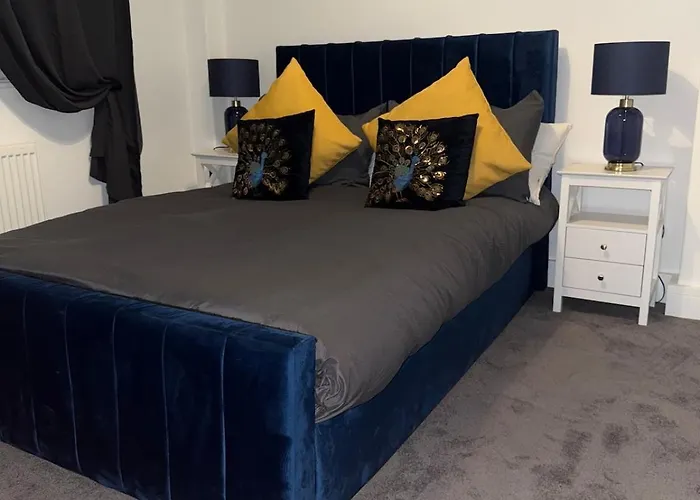 Stylish 2-Bed Flat - 15-Min Walk To London Bridge Apartment