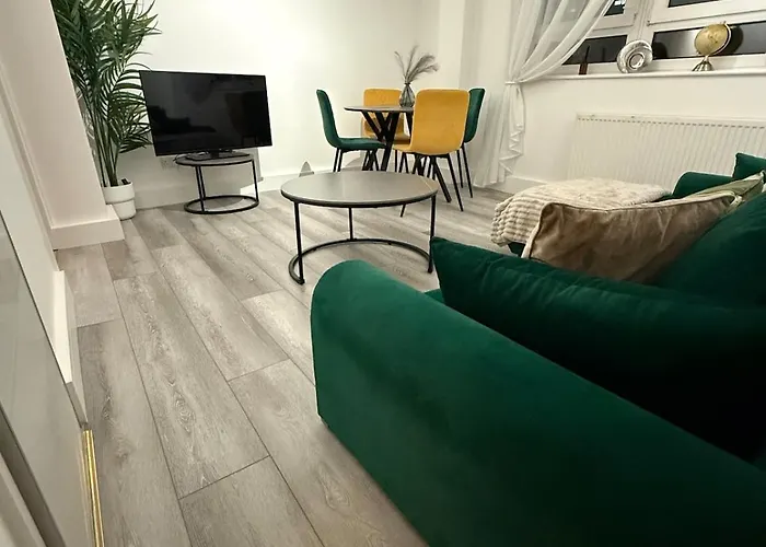 Stylish 2-Bed Flat - 15-Min Walk To London Bridge Apartment