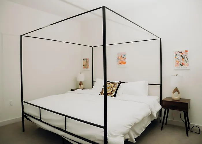 Modern 2 Bedroom 2 Ba Near Downtown Boston Free Parking Chelsea