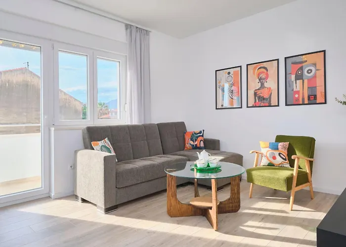 Apartment Lav Central Wohnung Von Litto By Interhome Split
