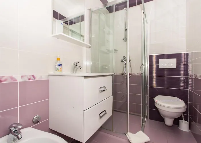 Apartment Fuer Sechs Personen- Mit Einem Balkon By Interhome Trogir