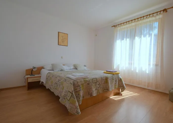 Apartment Wohnung Anica By Interhome Njivice