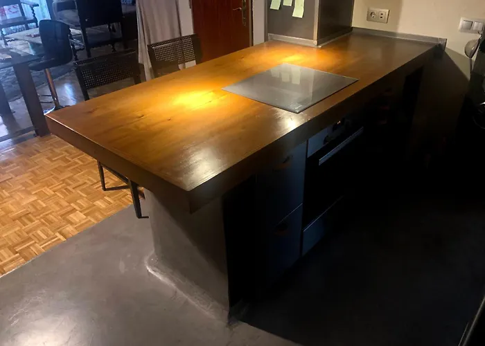 Diseno Industrial En Zona Empresarial Bernabeu Apartment Madrid