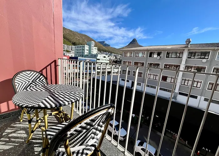 Sea Point Studio Pool & Mountain Views Cape Town