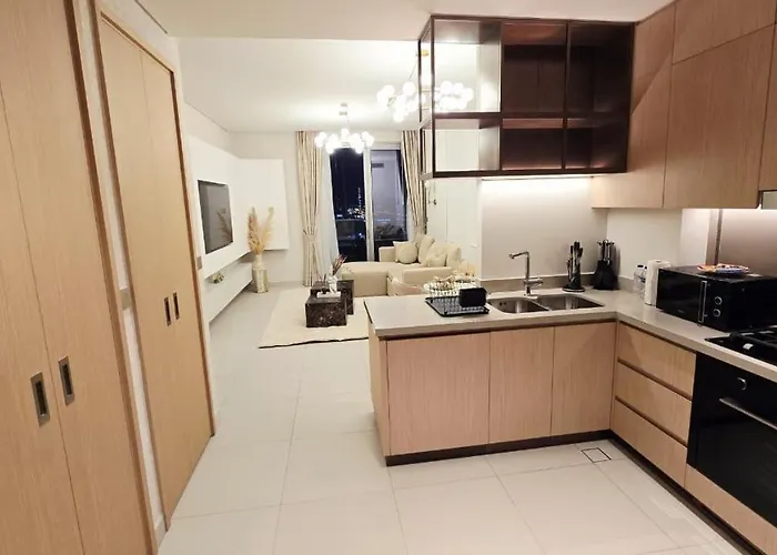 Skyline Vida Dubai Mall 3 Bedroom Apartment I Burj Khalifa Views I Direct Access Dubai Mall I Parking, Gym, Wi-Fi & Pool