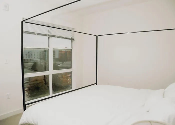 Modern 2 Bedroom 2 Ba Near Downtown Boston Free Parking Chelsea