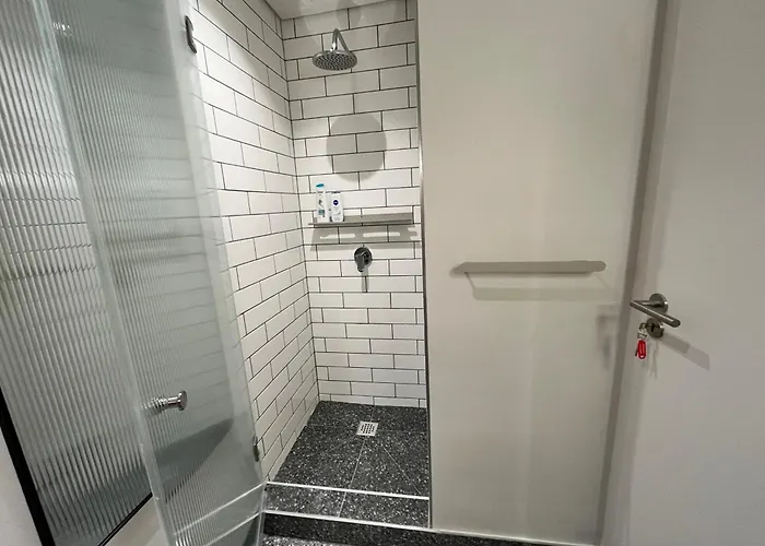Sea Point Studio Pool & Mountain Views Cape Town