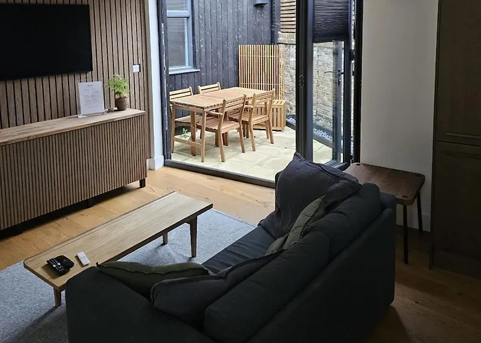A Contemporary Designer Townhouse All To Yourself London