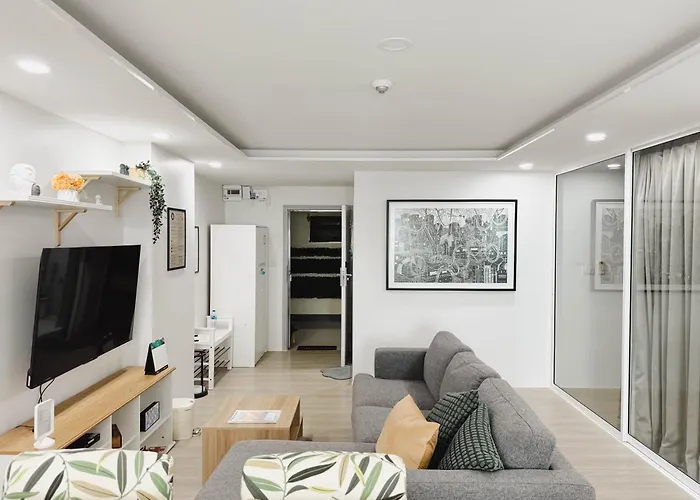 Silom Hideaway 27 Floor City View, 4-Min To Bts Bangkok