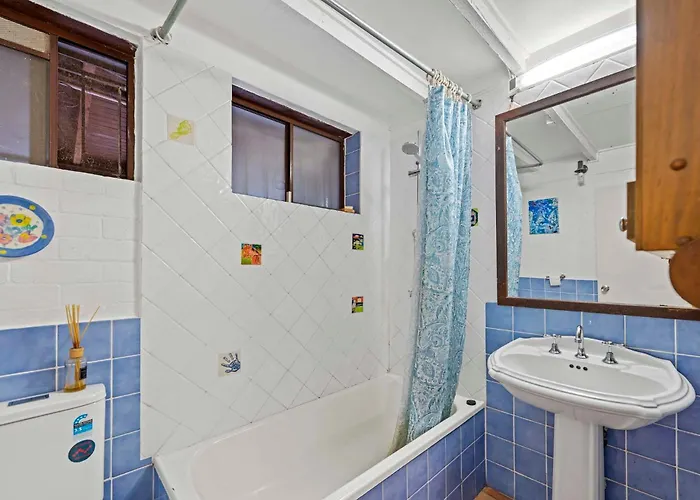 One Bdrm Garden & Piano Apt Brisbane