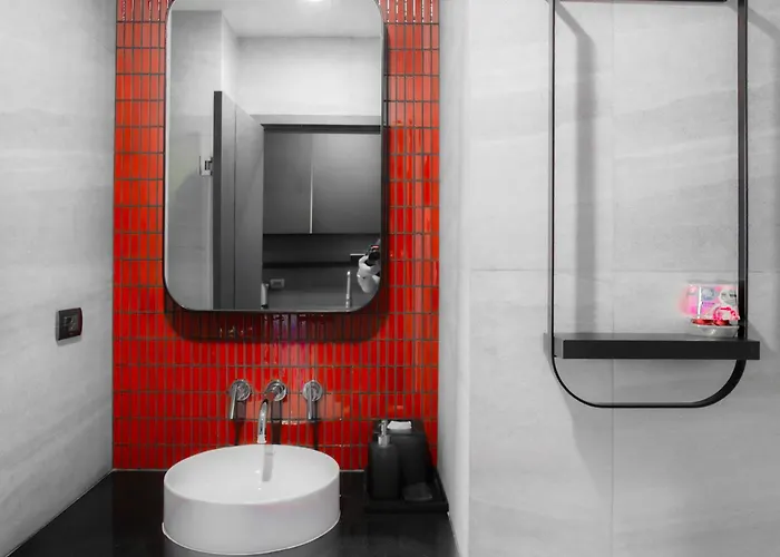 Walk-To-Everywhere Luxury Condo, Central Pattaya