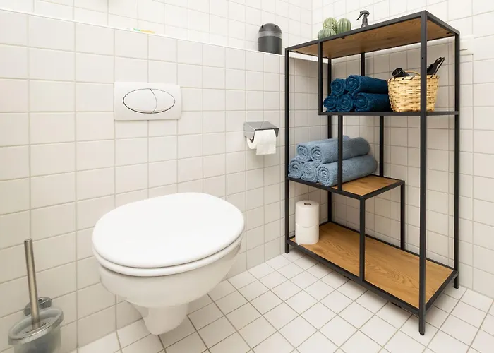 Bright Urban Retreat With Balcony, Workspace, Parking Zurich