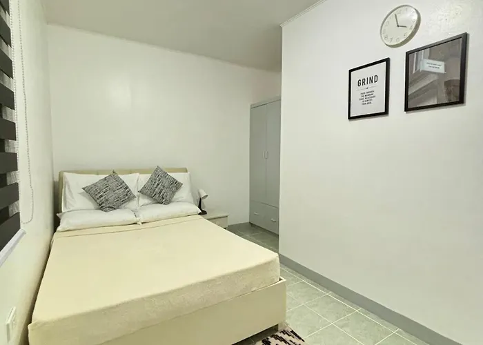 Minimalist Apartment With Parking Angeles