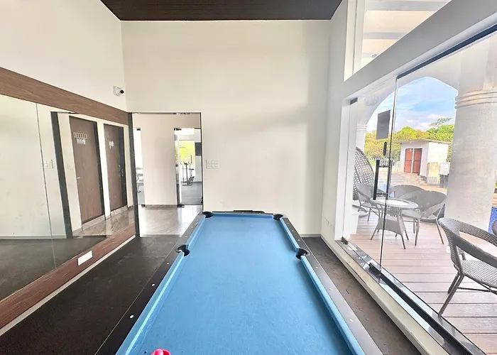 Peaceful Family 2Bhk Retreat - Mangrove View, Pool, Walk To Candolim Beach