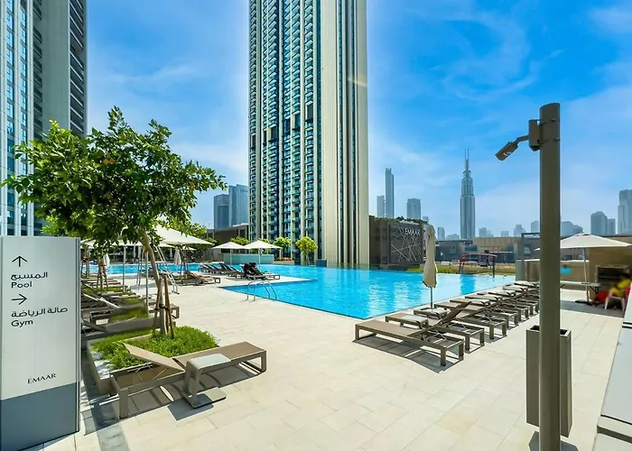 4-Br Luxury Retreat With Iconic Burj Khalifa View Apartment Dubai
