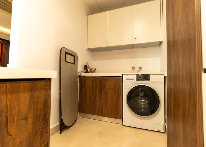 Zameen Opal Grand Executive Serviced Apartments Lahore