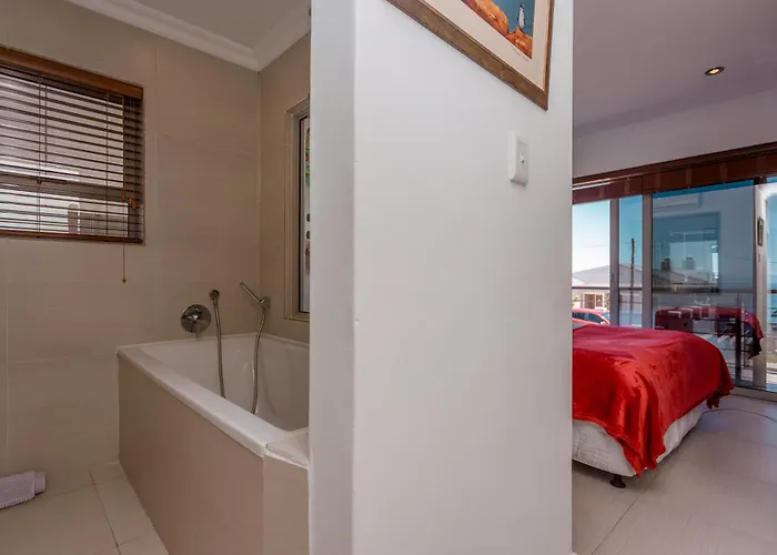 Sea Star Lodge Gansbaai