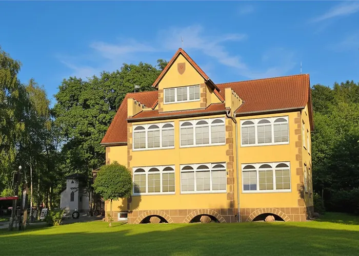 Ostsee-Rittergut-Ruegen - Binzhotel & Ordenskapelle