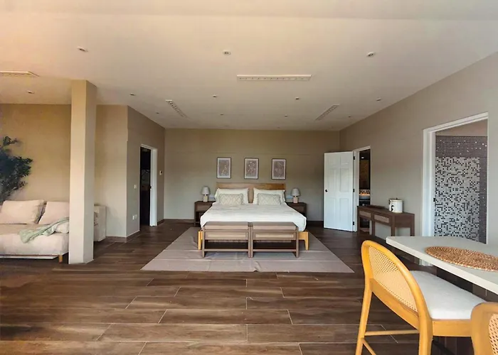 Secret Harbour Boutique Hotel And Marina Lance aux Epines