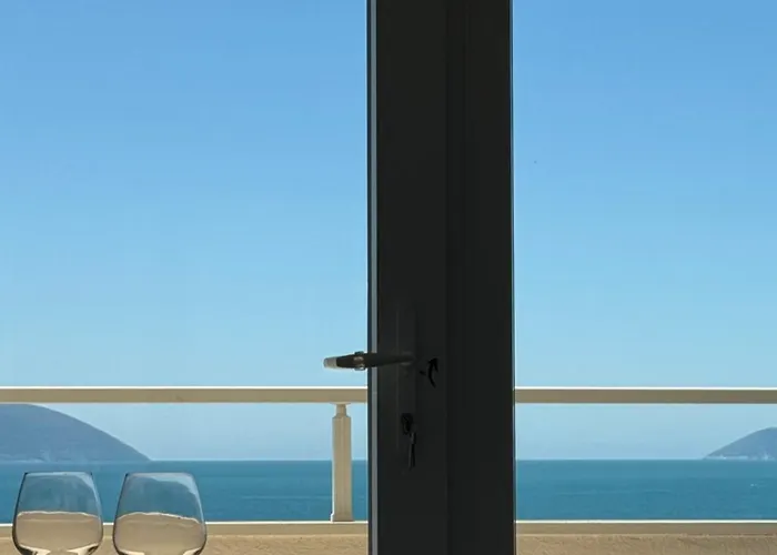 Maxi Room Vlore
