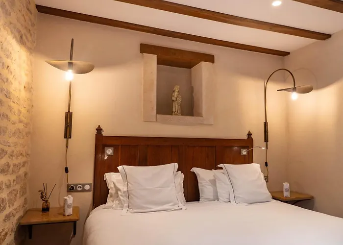 Les Remparts Hotels Et Demeures Historiques Beaune 