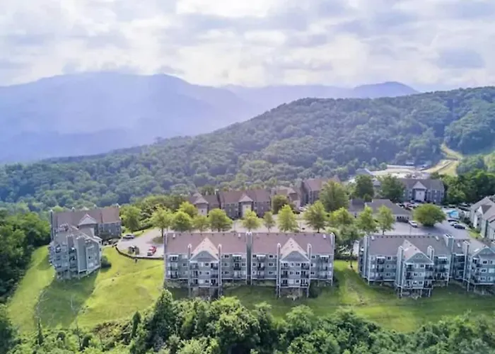 Stone Crest Summit By Beyond Expectations W Pool Villa Gatlinburg