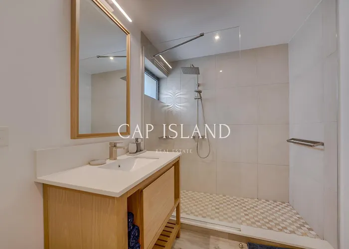 3 Bedroom Penthouse - Sea & Island View Grand-Baie