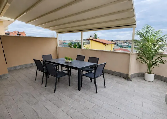 Attico Luminoso Con Terrazzo E Parcheggio Gratuito Apartment Rome
