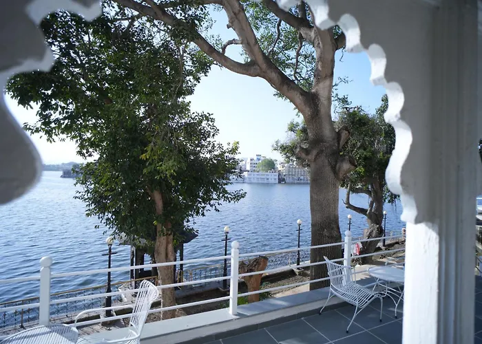 Paddy'S Loft The Lake View Hostel Udaipur