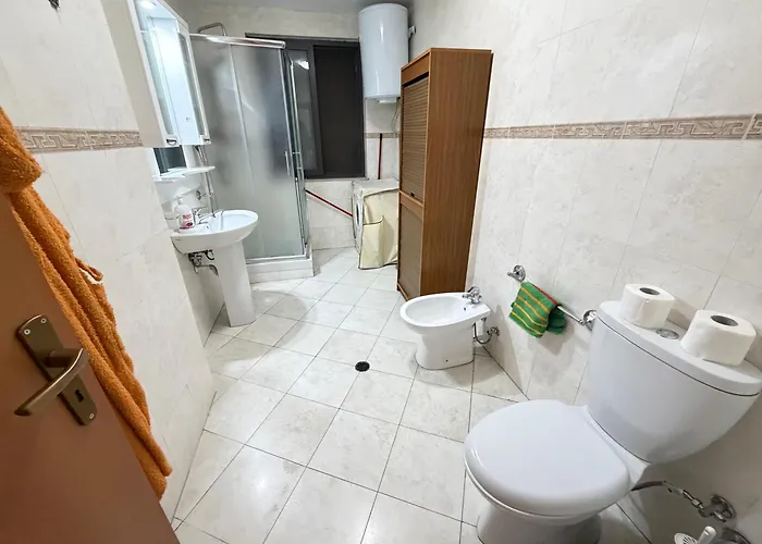Square Inn 11 Tirana