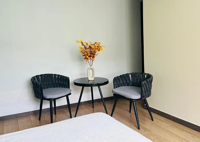 Family Apartment 5 Bed 5 Bedroom 5 Bath Banos 