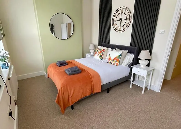 Spacious 2-Bedroom Eastbourne House Great Location