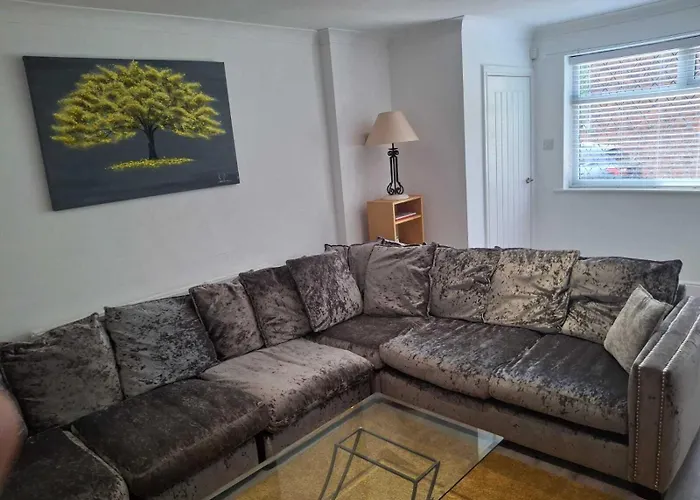 Cosy 2-Bed House In Manchester