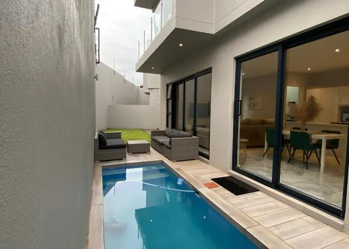 Upscale 3 Bedroom Townhouse Near Sandton Hub Johannesburg