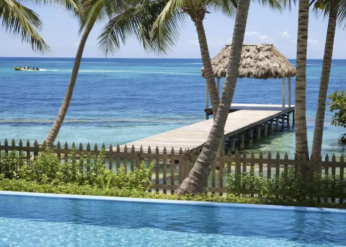 4 Bedroom Beach House Poolside Casita, Le Reve Belize San Pedro 