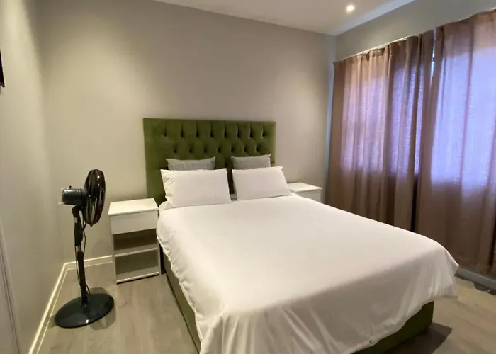 Upscale 3 Bedroom Townhouse Near Sandton Hub Johannesburg