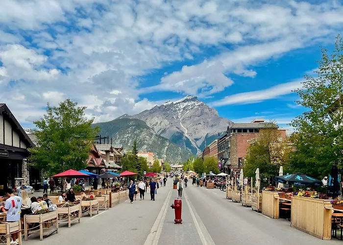 El Paraiso - Luxury Downtown Penthouse Canmore