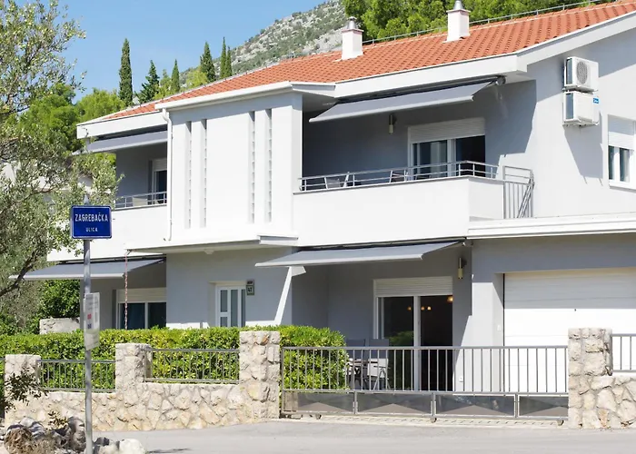 Sea & Stone Apartment No 1 In Starigrad