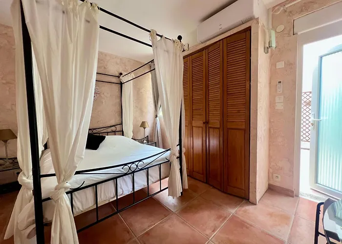 Logis Hotel Les Grenadines Agde