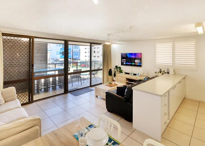 Merrima Court Holidays Caloundra