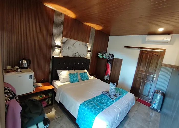 Adila Warung And Homestay Munduk 