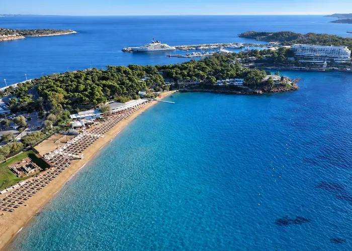 Seaside Escape With Balcony In Paleo Faliro Athens