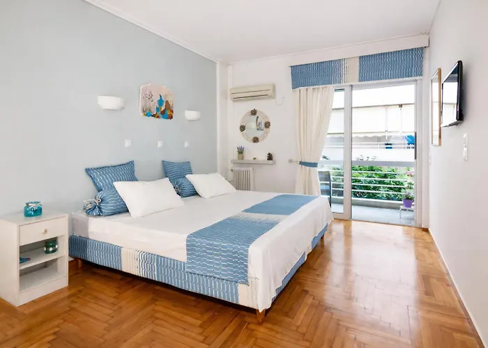 Seaside Escape With Balcony In Paleo Faliro Athens