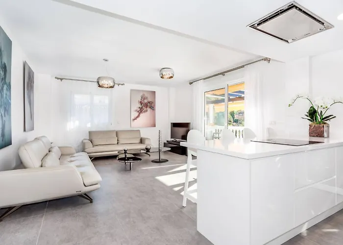 By Riva - 4 Bedroom Apartment In Dama De Noche Marbella