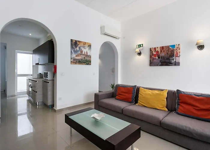 Four Bedroom Typical Maltese Townhouse - One Minute Away From The Seafront Sliema