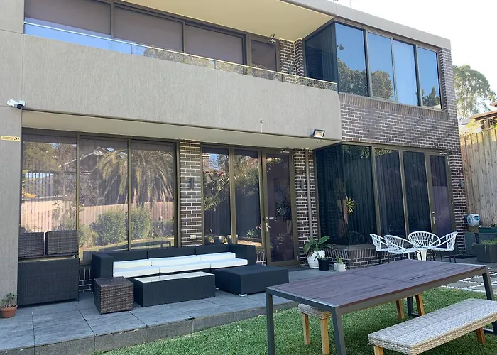 Beautiful 5Br, Short Drive To Olympic & Parklands Apartment Sydney