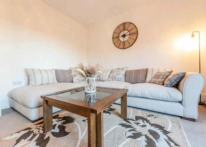Spacious 4-Bedroom Home In Moston, Manchester