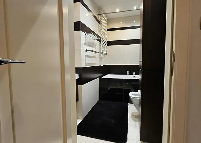 Royal Place 2 Bedrooms Apartment Wilanow Warsaw