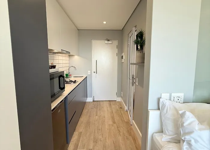 City Living Studio Apartment In Woodstock Cape Town