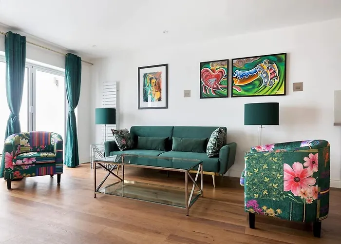 Modern And Large Oasis Flat In Camden With Patio Apartment London